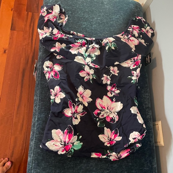 NWT SWIM SOLUTIONS TANKINI TOP - Picture 1 of 5